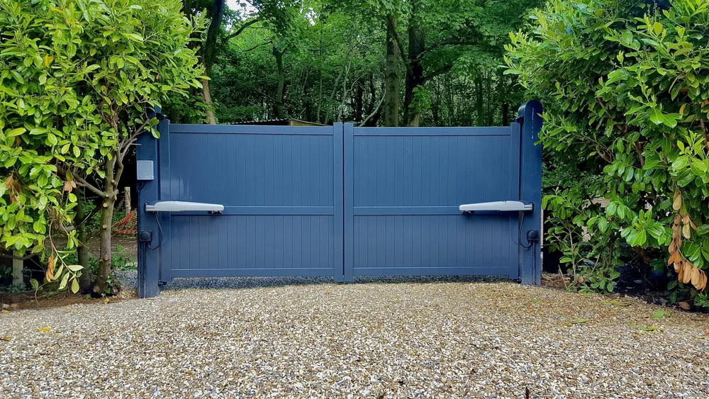 Electric gates in Emsworth 1