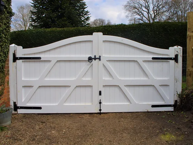 Manual gates