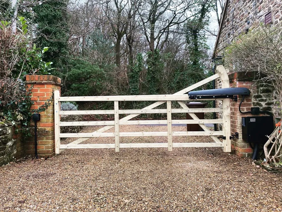 Softwood Curved Hill Estate Gate